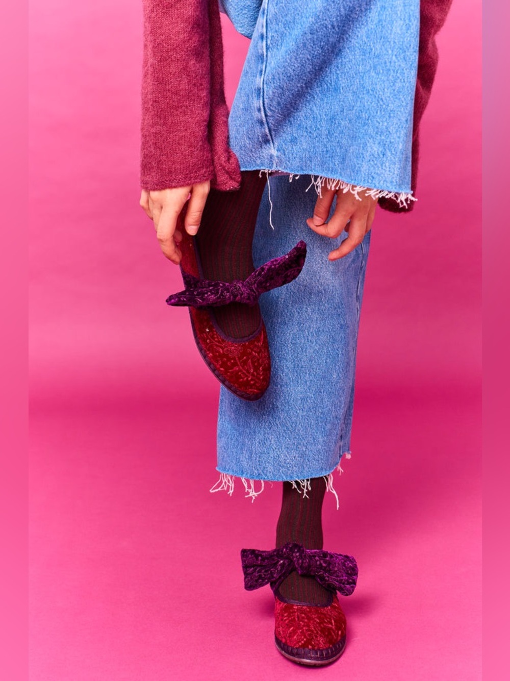 NWOB Flabelus Lyra Sylva Embroidered Velvet Espadrille Flats in Deep Burgundy